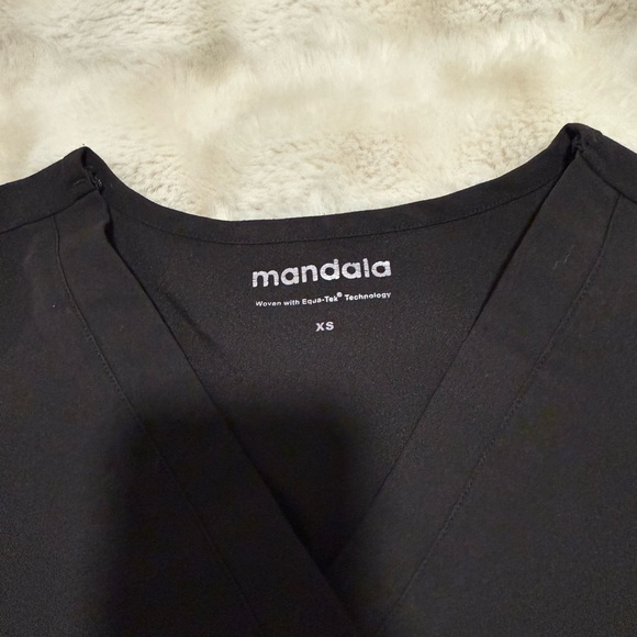 Mandala Women's Black Scrub Set, XS Top, ST pants - Picture 3 of 7